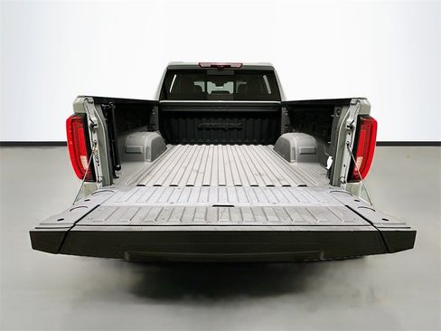 Used 2024 GMC Sierra 1500 AT4X image 28