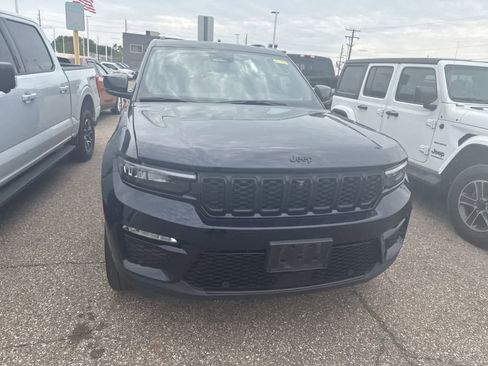 Used 2024 Jeep Grand Cherokee Limited w/ Luxury Tech Group II AWD/4WD image 22