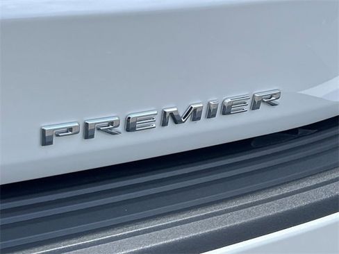 New 2025 Chevrolet Suburban Premier image 33