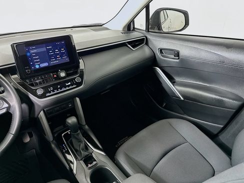Used 2025 Toyota Corolla Cross LE FWD image 20