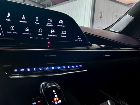 Used 2023 Cadillac Escalade ESV V w/ LPO, Floor Liner Package AWD/4WD image 21