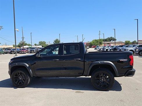 Used 2025 Chevrolet Colorado Trail Boss AWD/4WD image 2