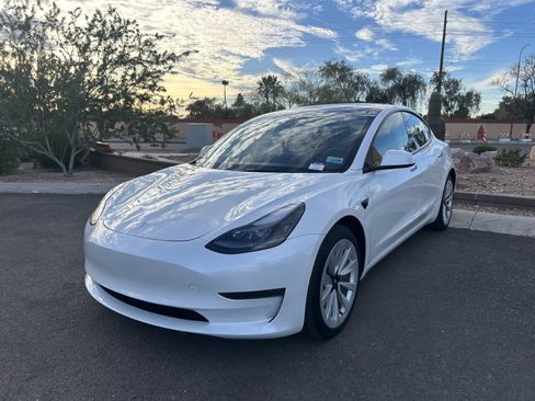 Used 2023 Tesla Model 3 Standard Range image 7