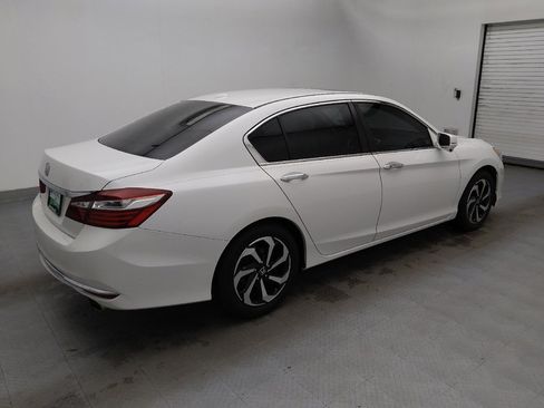 Used 2017 Honda Accord EX image 10