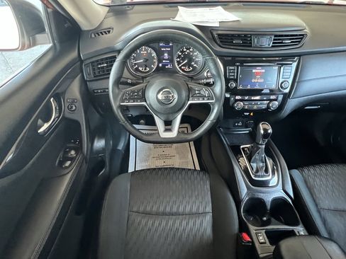 Used 2018 Nissan Rogue SV AWD/4WD image 18