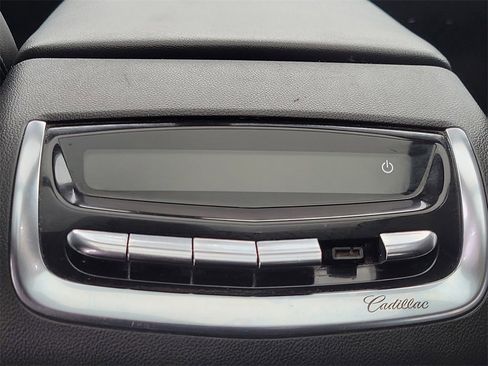 Used 2022 Cadillac XT6 Premium Luxury w/ LPO, Floor Liner Package image 17