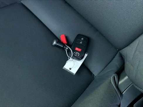 Used 2025 Toyota Tacoma SR5 image 14