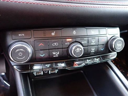 Used 2023 Dodge Durango GT AWD/4WD image 19