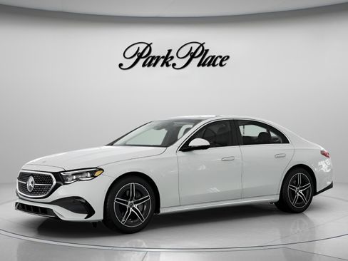 New 2026 Mercedes-Benz E 450 4MATIC Sedan image 2