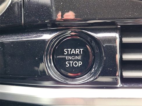 New 2025 Nissan Pathfinder SV w/ Black Appearance Package image 15