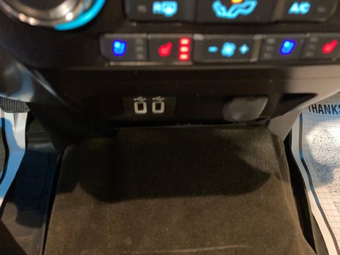 Used 2019 Ford F150 Lariat image 29