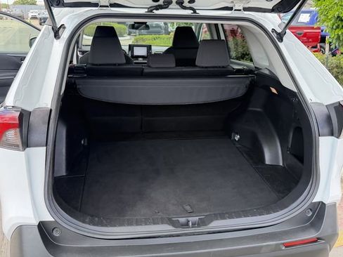 Used 2021 Toyota RAV4 XLE FWD image 23