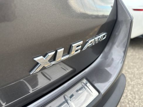 Used 2017 Toyota Highlander XLE AWD/4WD image 6