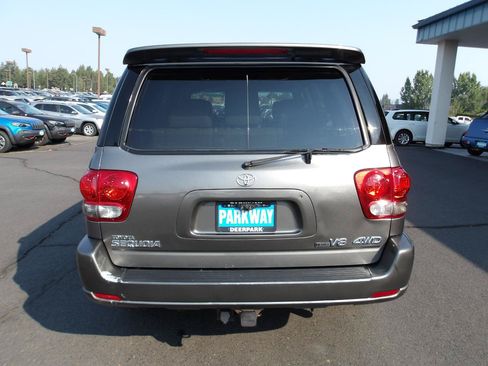 Used 2006 Toyota Sequoia Limited AWD/4WD image 4