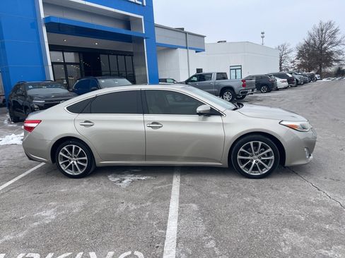 Used 2014 Toyota Avalon XLE image 2