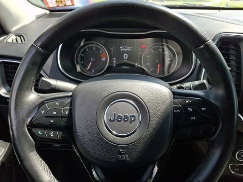 Used 2019 Jeep Cherokee Latitude Plus AWD/4WD image 17