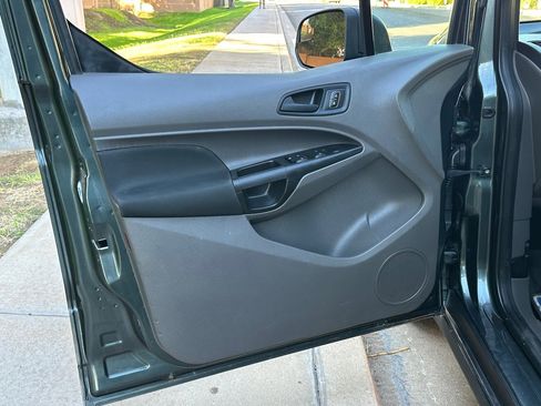 Used 2019 Ford Transit Connect XL image 37