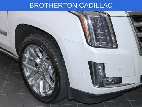 Used 2020 Cadillac Escalade Premium Luxury image 12
