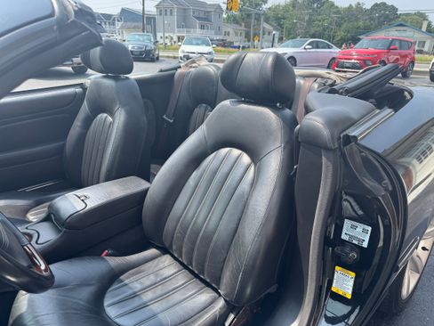 Used 2003 Jaguar XK8 Convertible image 8