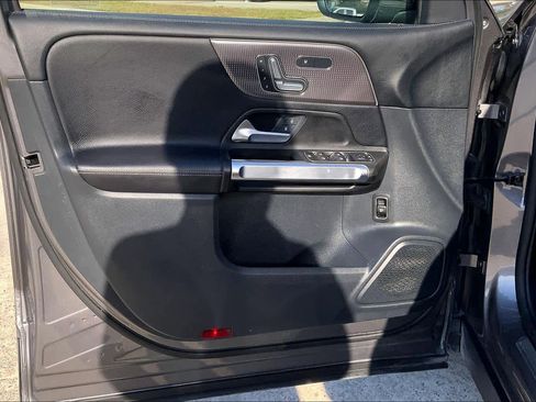 Used 2022 Mercedes-Benz GLB 250 GLB 250 image 22