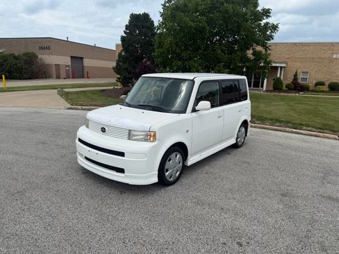 Used 2006 Scion xB FWD image 1