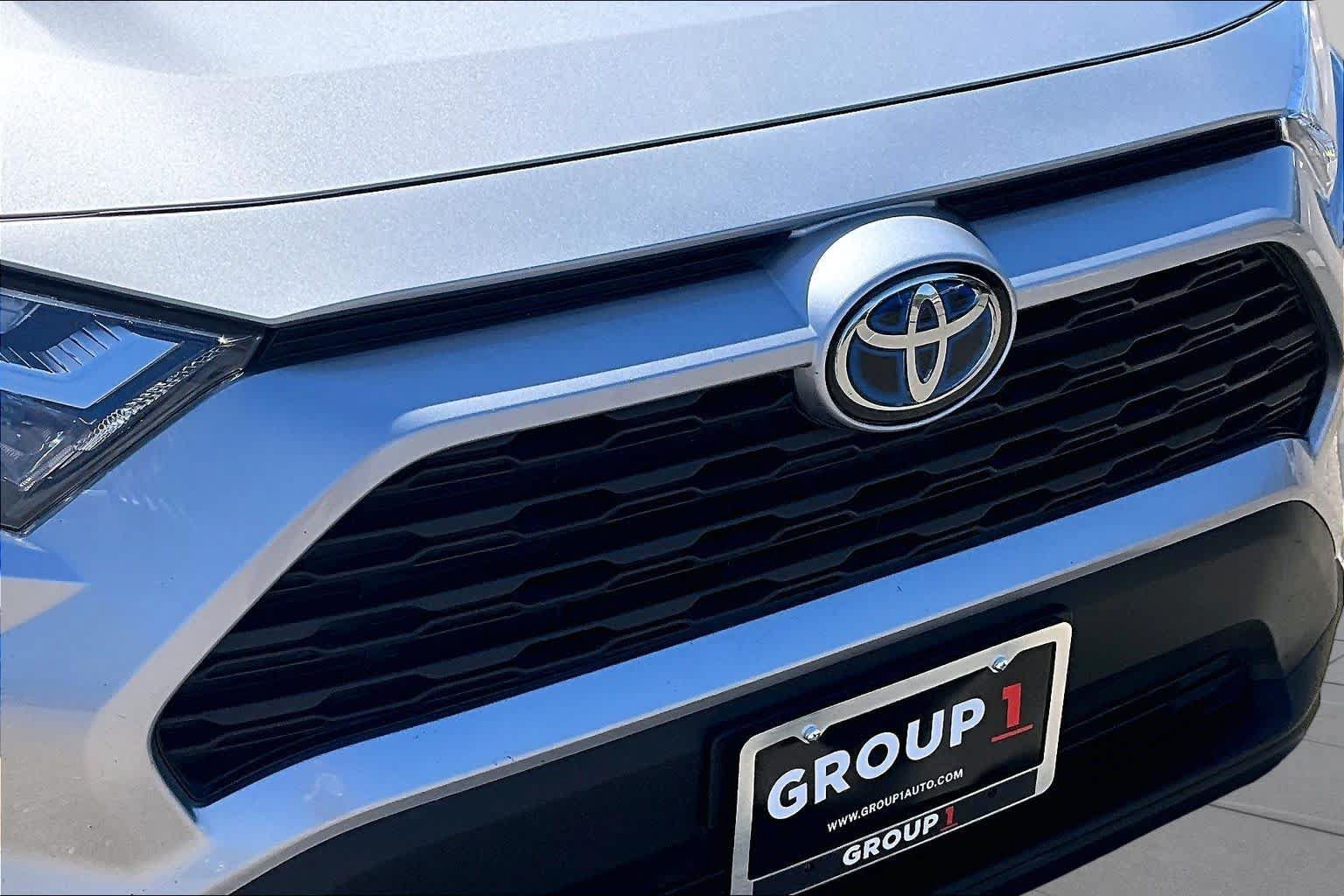 Used 2022 Toyota RAV4 XLE AWD/4WD image 29