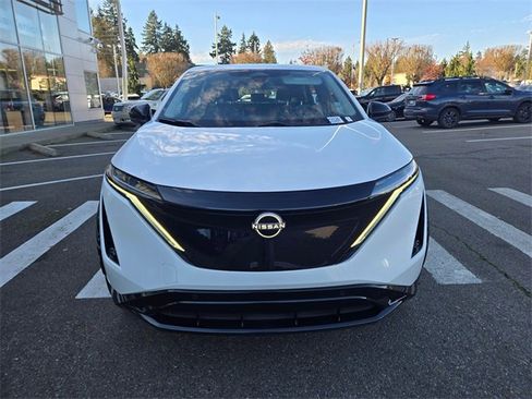 Used 2024 Nissan Ariya AWD image 3