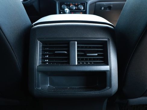 Used 2023 Volkswagen Atlas Cross Sport SE FWD image 28