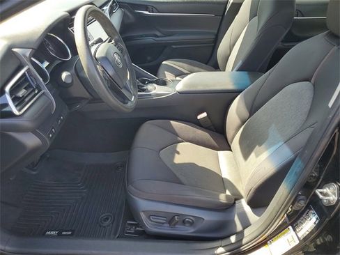 Used 2018 Toyota Camry LE w/ Convenience Package image 17