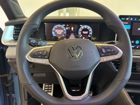 New 2025 Volkswagen Tiguan SE R-Line image 21