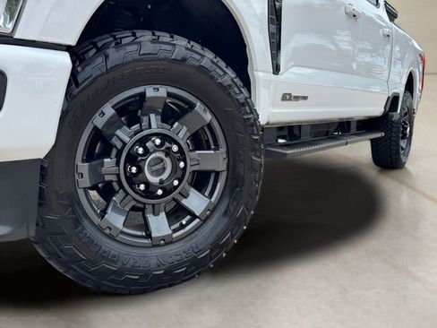 Used 2023 Ford F250 Lariat w/ Sport Appearance Package AWD/4WD image 2