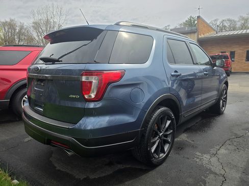 Used 2018 Ford Explorer XLT w/ Equipment Group 202A AWD/4WD image 5