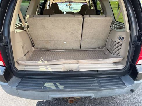 Used 2005 Ford Expedition XLT RWD image 8