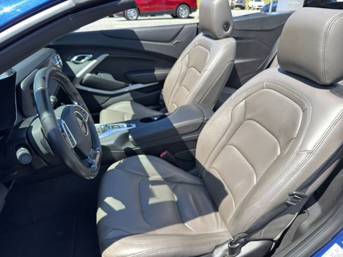 Used 2020 Chevrolet Camaro LT image 13
