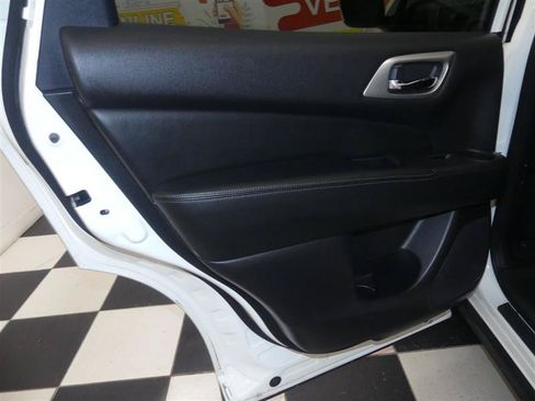 Used 2018 Nissan Pathfinder S AWD/4WD image 25