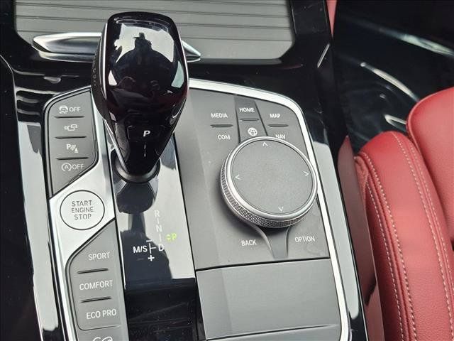 Used 2025 BMW X4 xDrive30i w/ M Sport Package AWD/4WD image 12