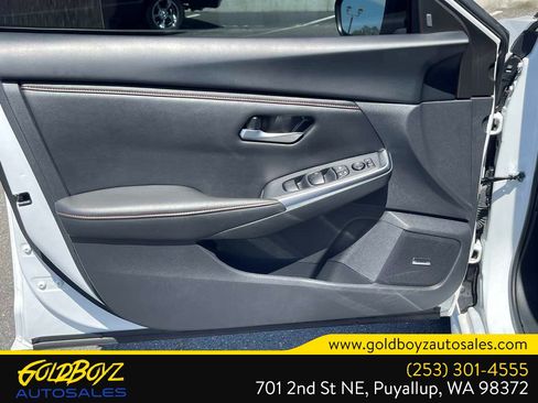 Used 2024 Nissan Sentra SR w/ SR Premium Package FWD image 11
