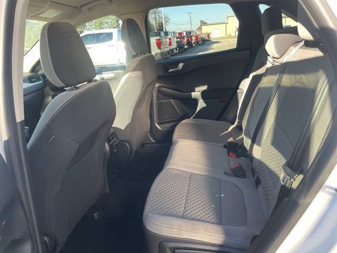 Used 2020 Ford Escape SE image 9