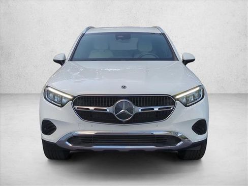 Used 2023 Mercedes-Benz GLC 300 image 2