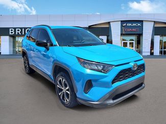 Used 2019 Toyota RAV4 LE FWD video 2