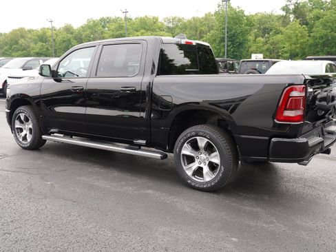 Used 2023 RAM 1500 Laramie AWD/4WD image 9