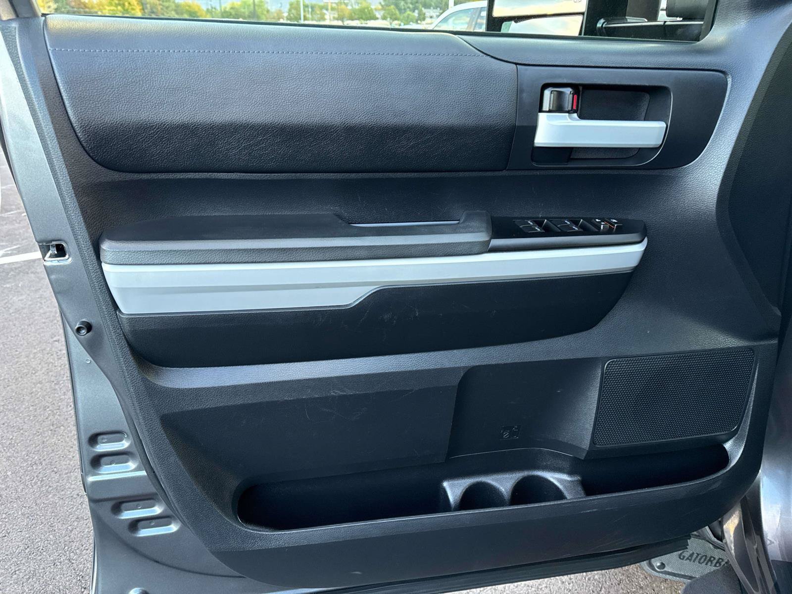 Used 2019 Toyota Tundra SR5 w/ SR5 Upgrade Package AWD/4WD image 15