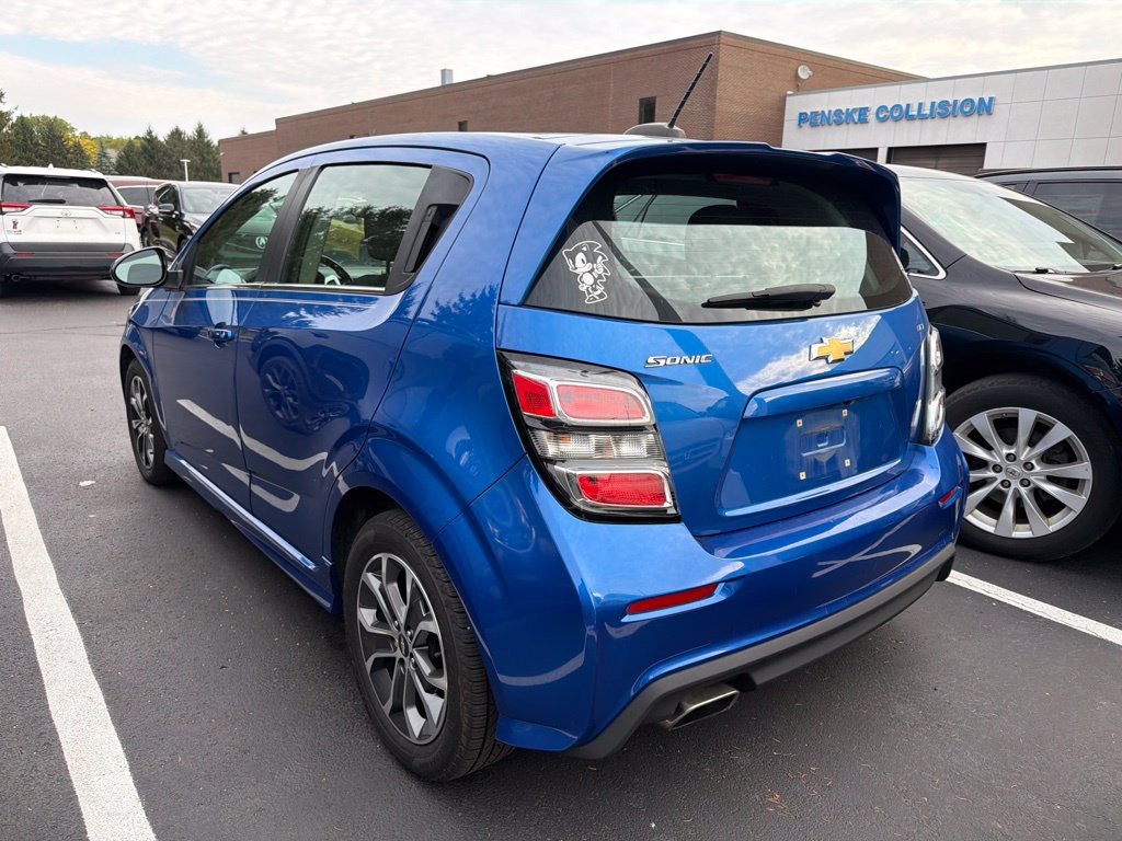Used 2017 Chevrolet Sonic LT w/ Convenience Package FWD image 2