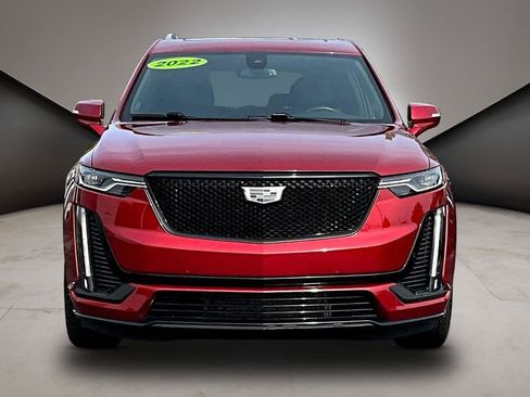 Used 2022 Cadillac XT6 Premium Luxury AWD/4WD image 2