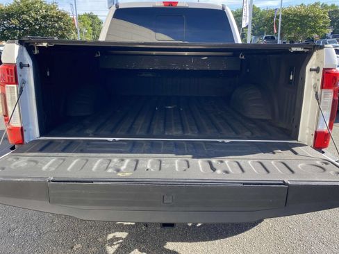 Used 2019 Ford F250 Lariat w/ Lariat Ultimate Package AWD/4WD image 9