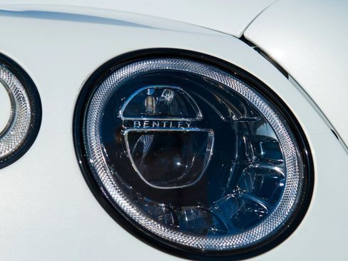 Used 2020 Bentley Bentayga Speed image 16