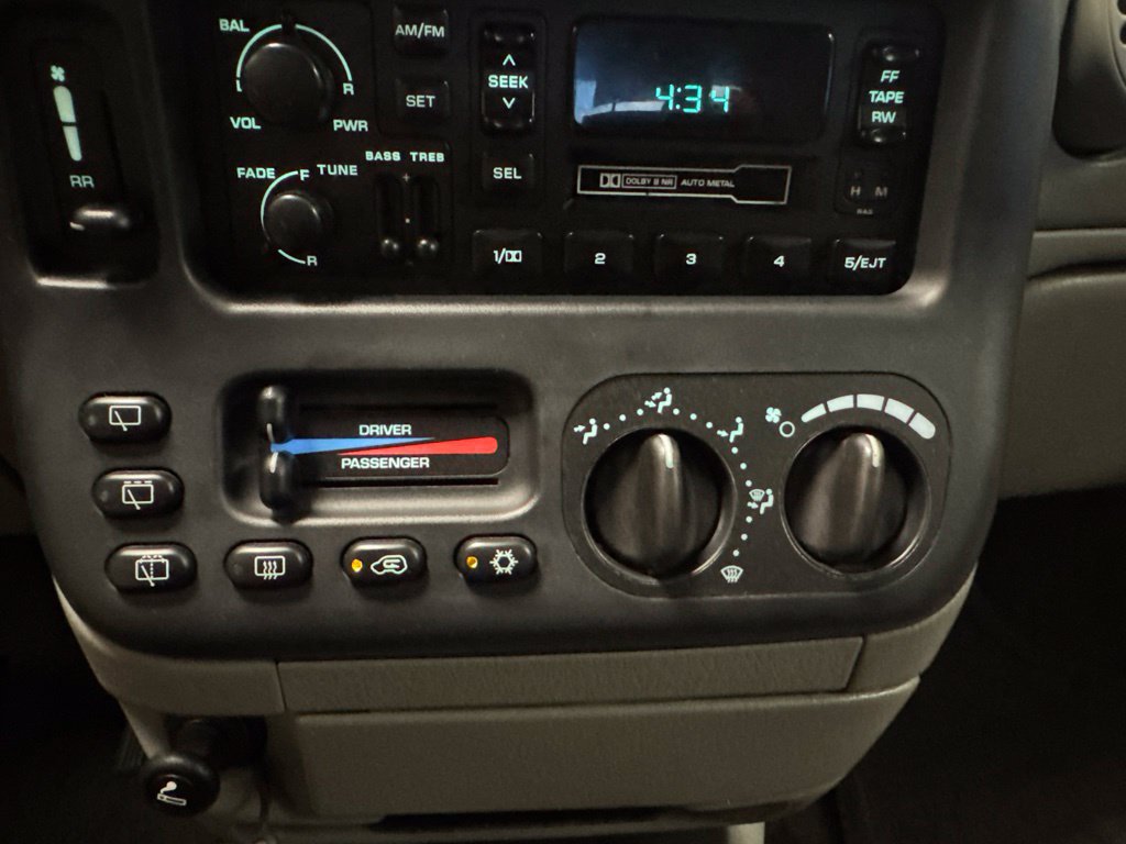 Used 2000 Dodge Grand Caravan SE FWD image 9