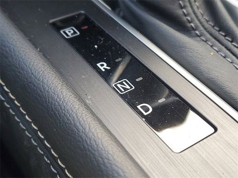 Certified 2025 Nissan Kicks SV image 19