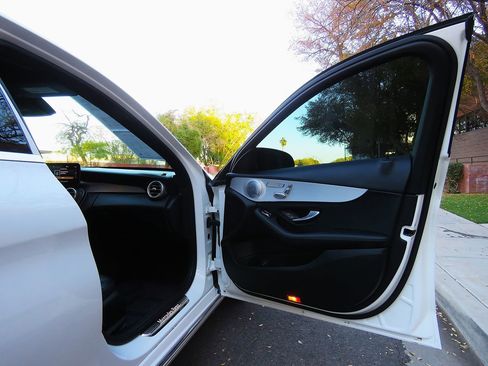 Used 2021 Mercedes-Benz C 300 Sedan image 14