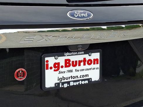 Used 2023 Ford Explorer XLT AWD/4WD image 31